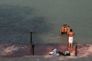 Petit bain entre potes