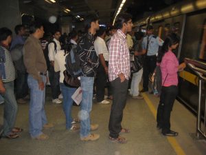 Queue dans le métro