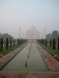 Taj Mahal dans la brume