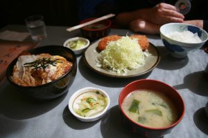 Tonkatsu et poulet crispy