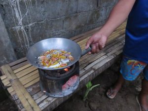 Cours de cuisine avec Tan et sa famille