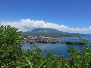 Port de Legazpi avec Mont Mayon dans les nuages