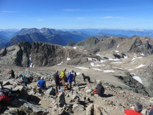 Randonneurs au sommet